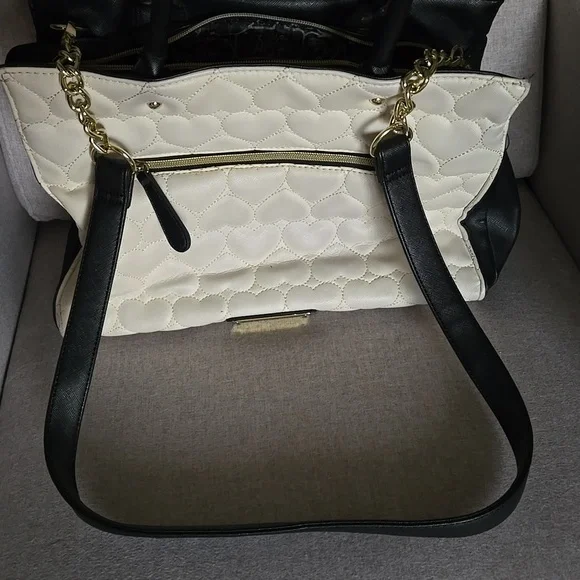 Betsy Johnson Purse - Picture 5 of 7